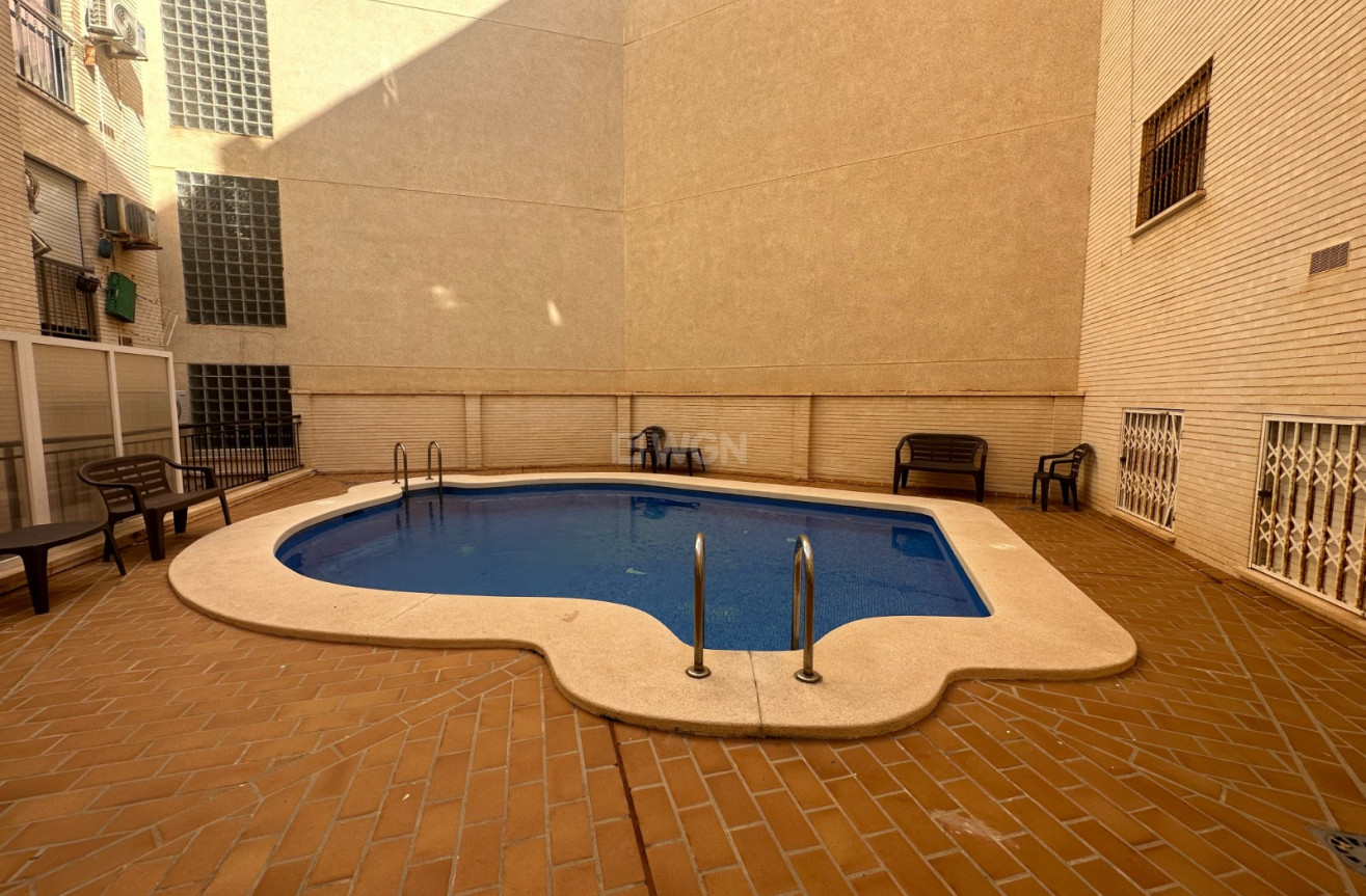 Odsprzedaż - Mieszkanie w bloku - Torrevieja - Costa Blanca