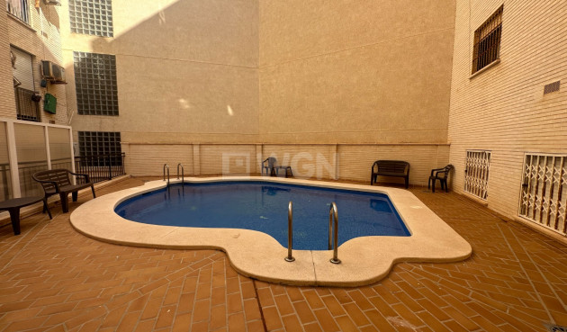 Odsprzedaż - Mieszkanie w bloku - Torrevieja - Costa Blanca