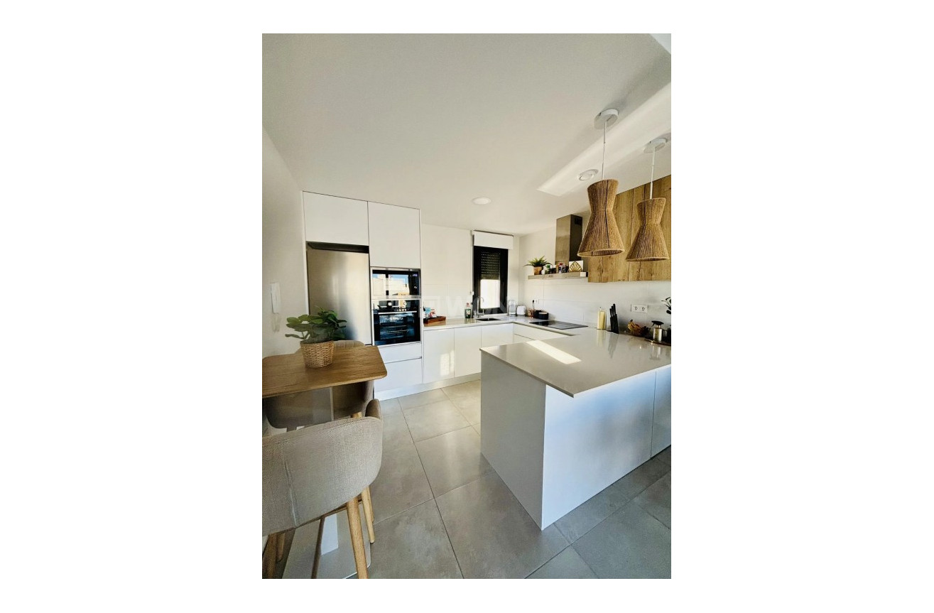 Wiederverkauf - Wohnung - Las Filipinas - Inland