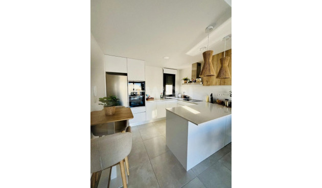 Wiederverkauf - Wohnung - Las Filipinas - Inland