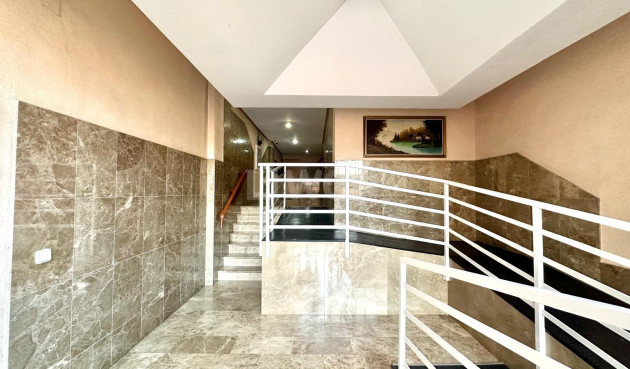 Odsprzedaż - Daszek - Torrevieja