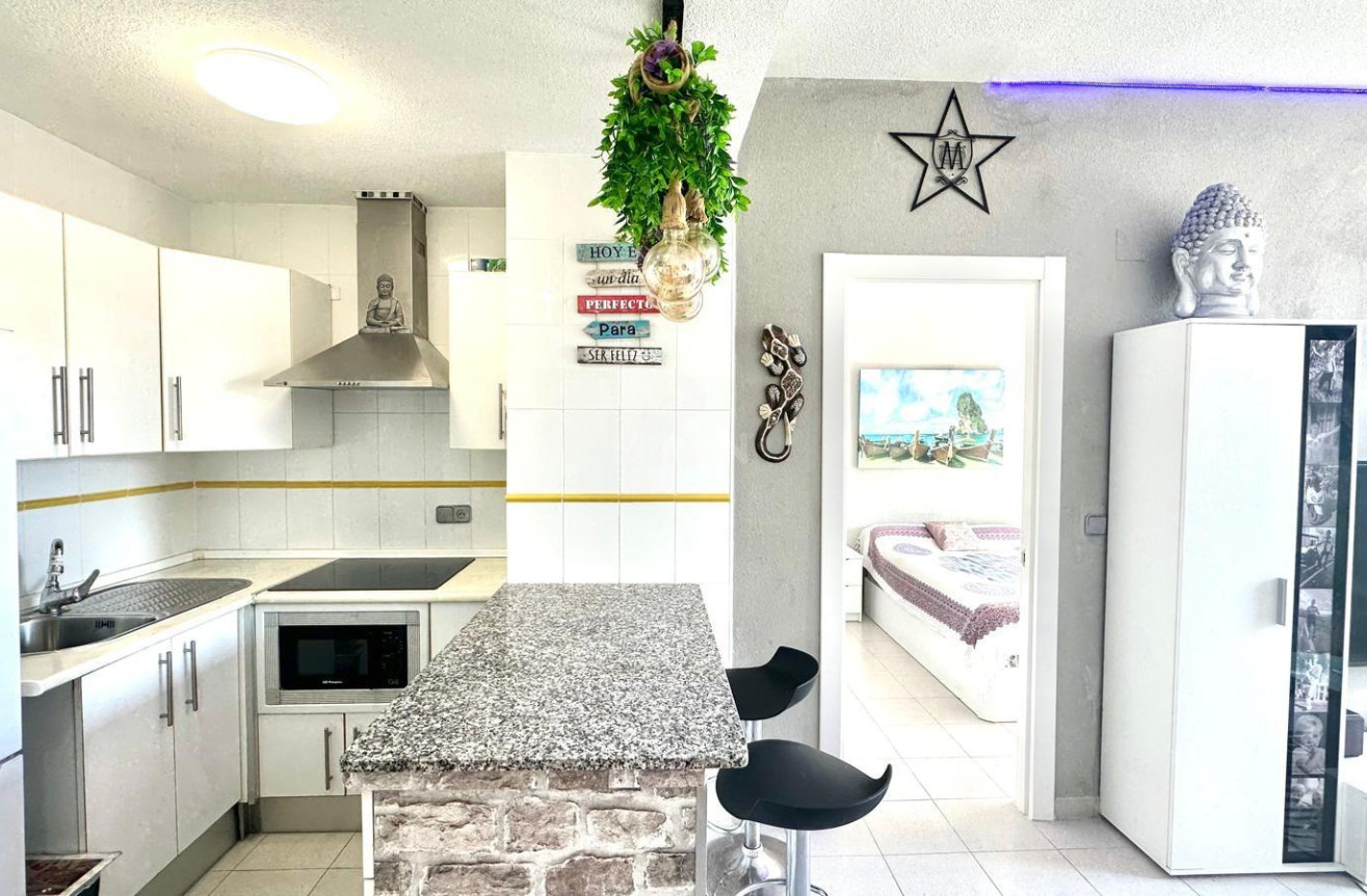 Odsprzedaż - Daszek - Torrevieja