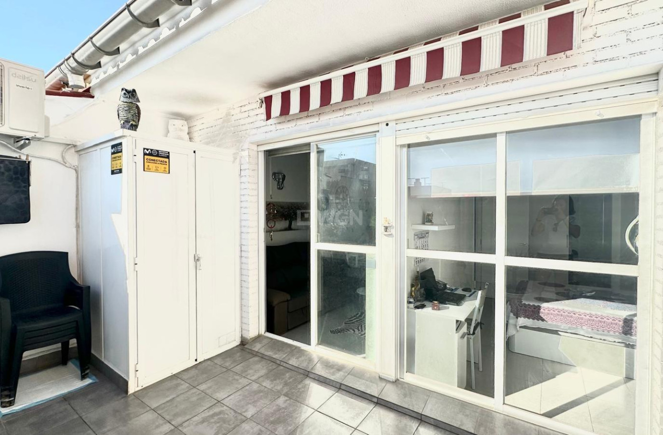 Odsprzedaż - Daszek - Torrevieja