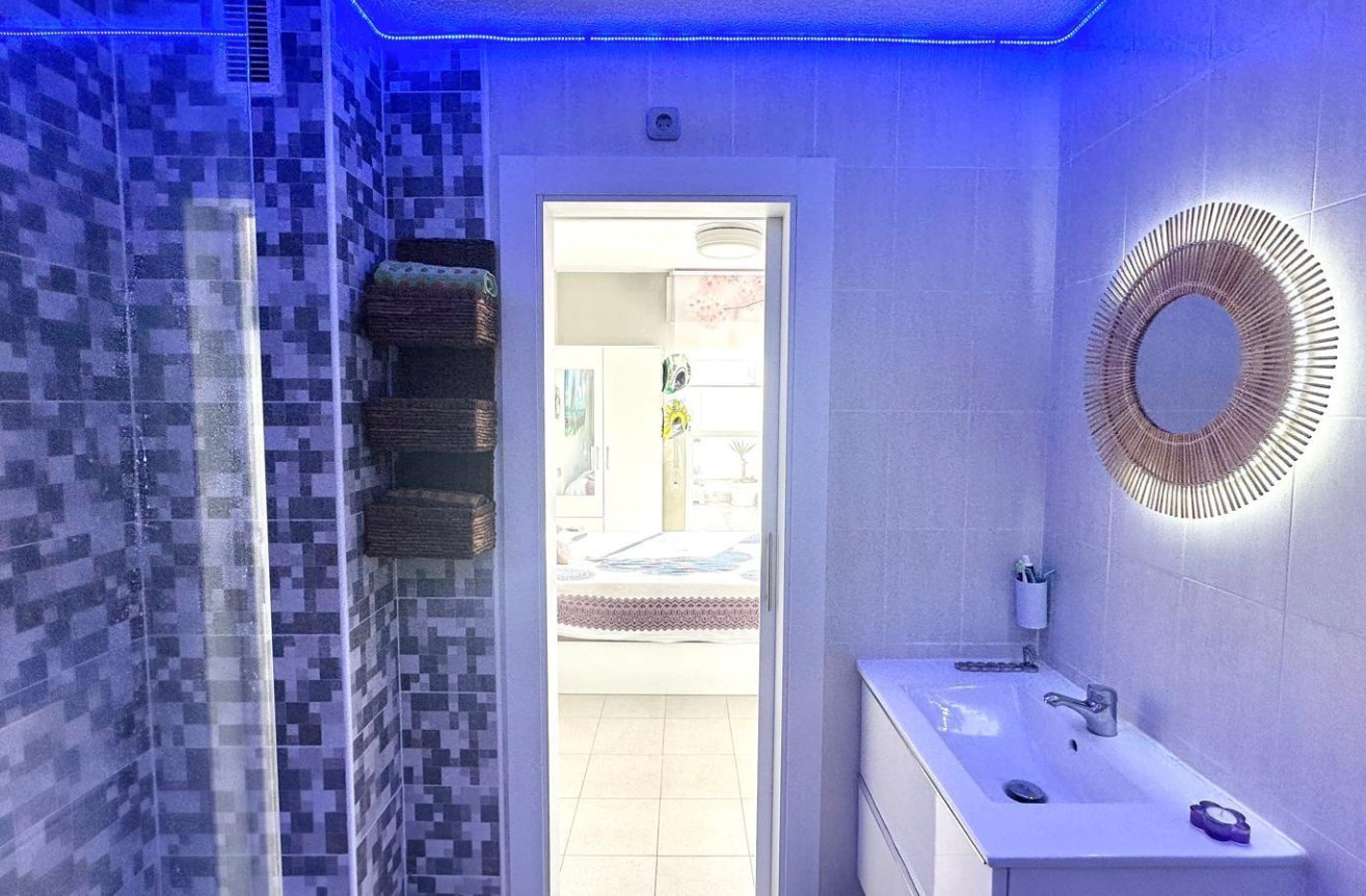 Odsprzedaż - Daszek - Torrevieja