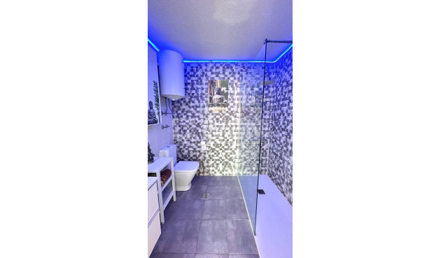 Odsprzedaż - Daszek - Torrevieja