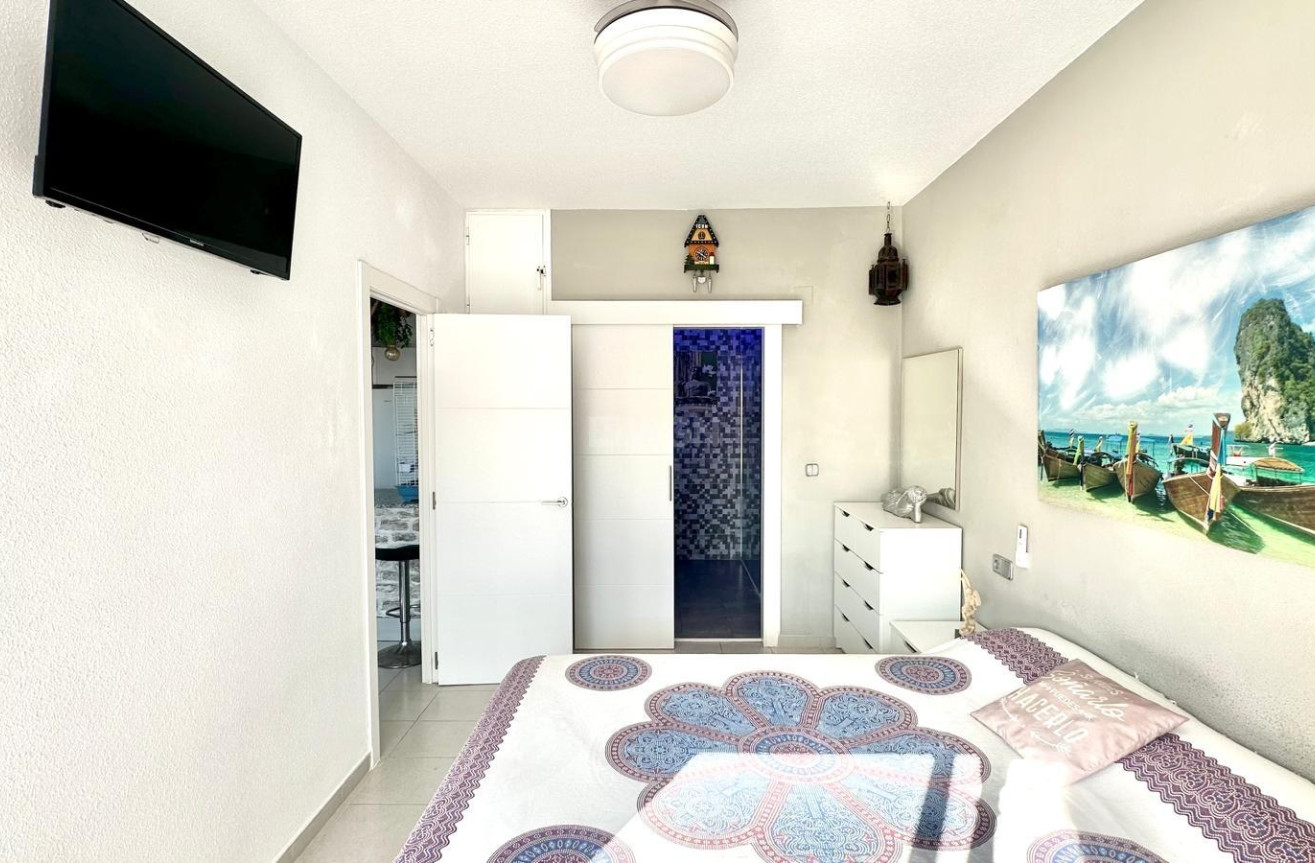 Odsprzedaż - Daszek - Torrevieja