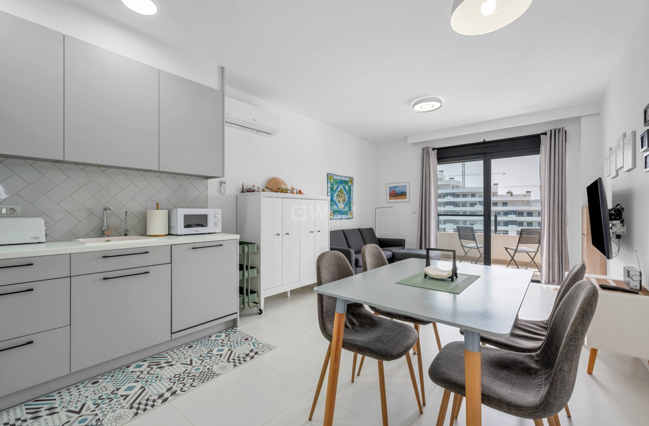 Odsprzedaż - Mieszkanie w bloku - San Miguel de Salinas - Inland