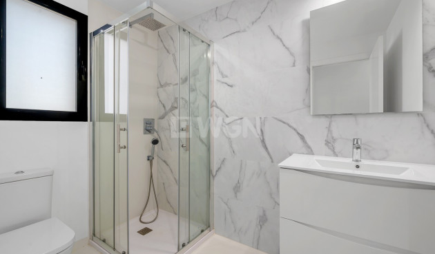 Odsprzedaż - Mieszkanie w bloku - San Miguel de Salinas - Inland