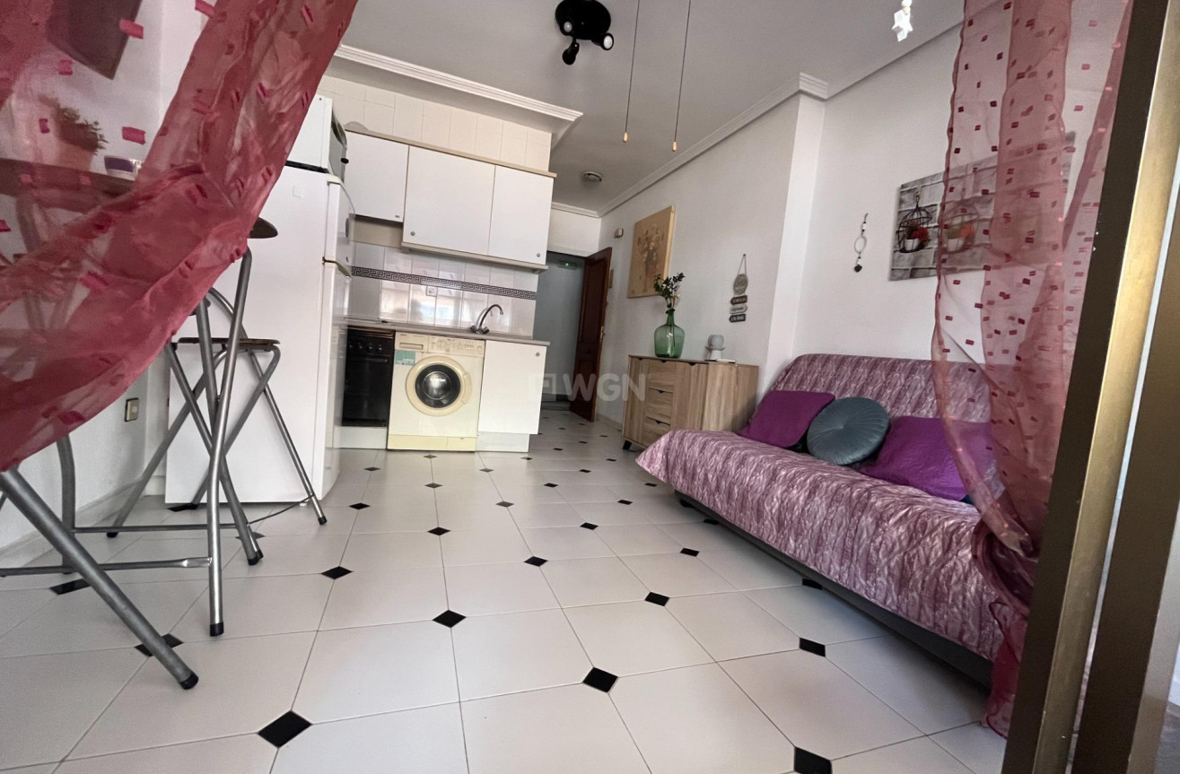 Resale - Apartment / flat - Torrevieja - Centro