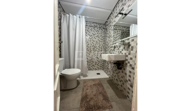 Resale - Apartment / flat - Torrevieja - Centro