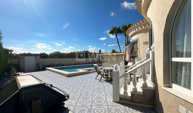 Odsprzedaż - Villa - Orihuela Costa - Costa Blanca