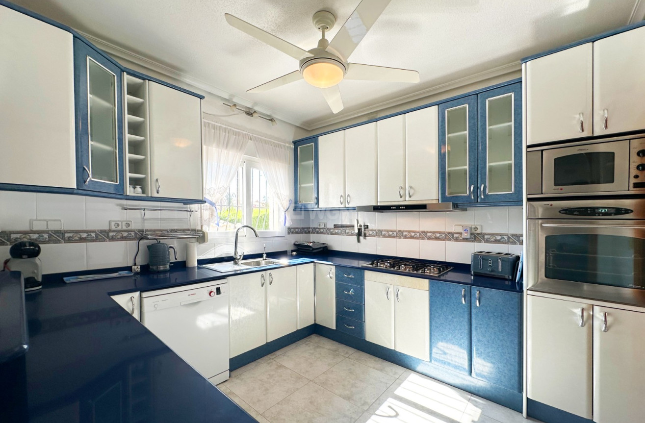 Odsprzedaż - Villa - Orihuela Costa - Costa Blanca