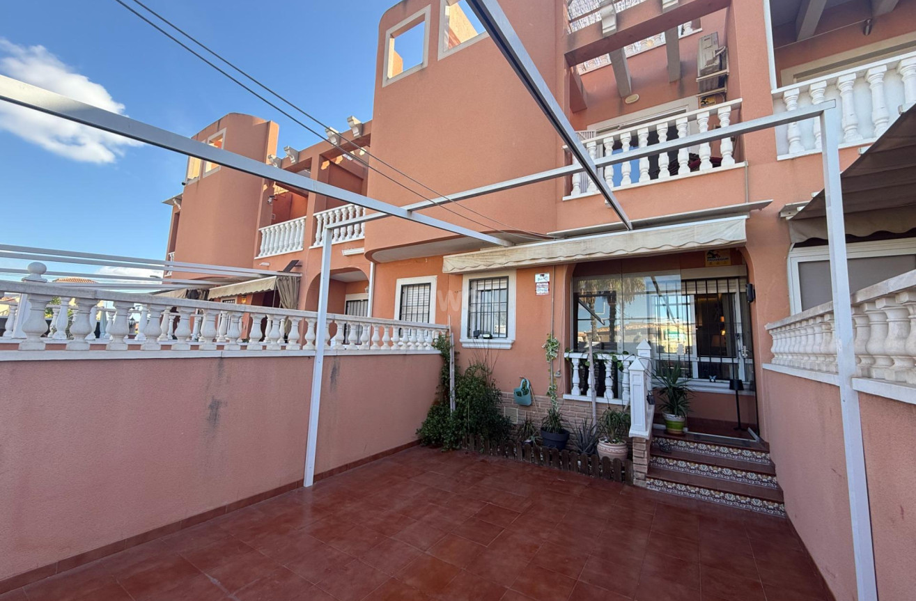 Resale - Villa - Torrevieja - El Limonar