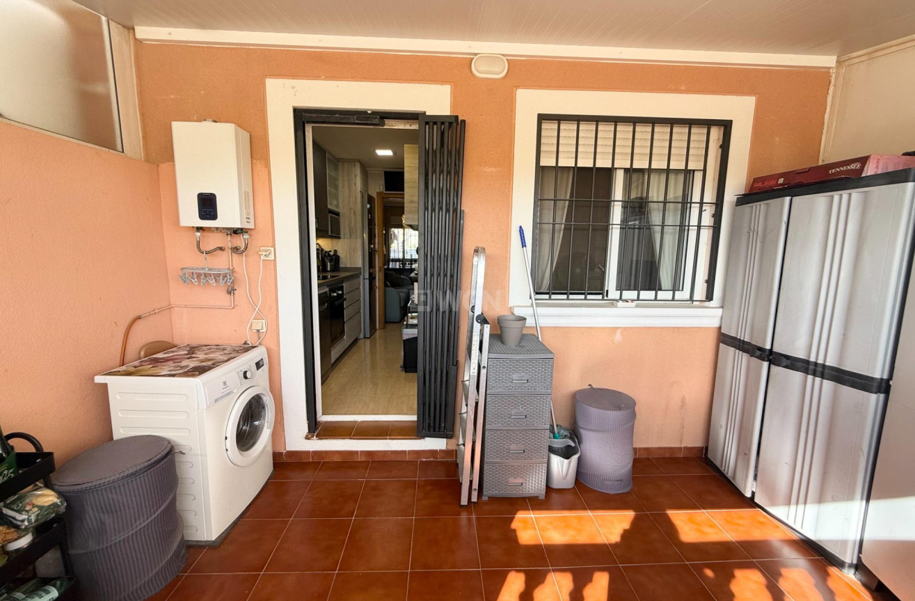 Resale - Villa - Torrevieja - El Limonar