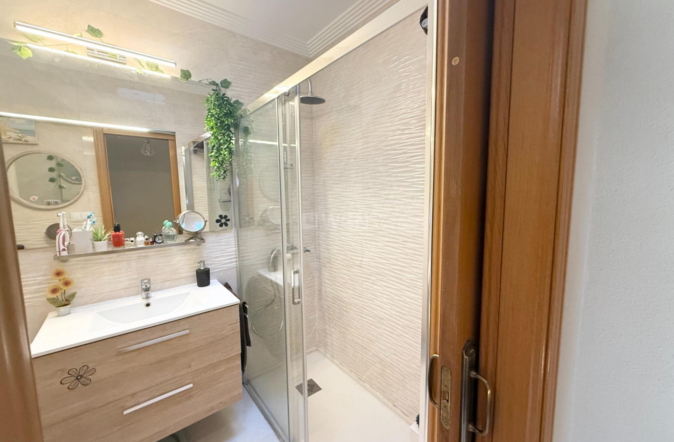 Resale - Villa - Torrevieja - El Limonar