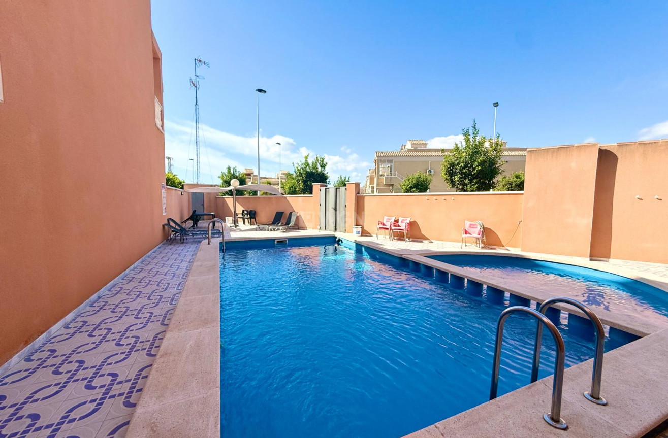 Resale - Villa - Torrevieja - El Limonar