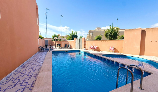 Resale - Villa - Torrevieja - El Limonar