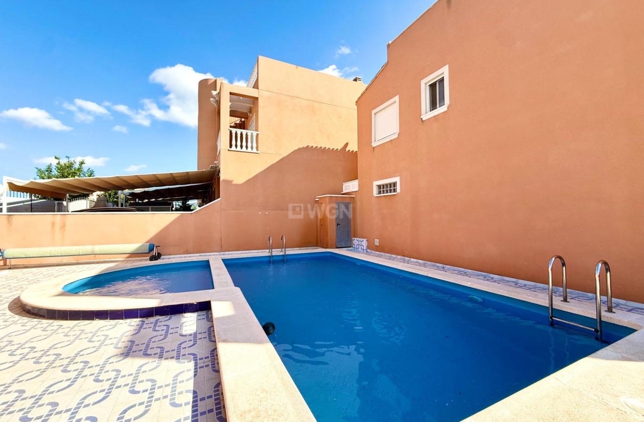 Resale - Villa - Torrevieja - El Limonar