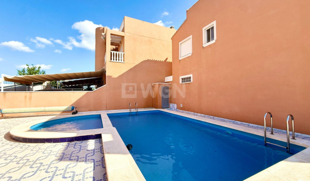 Resale - Villa - Torrevieja - El Limonar