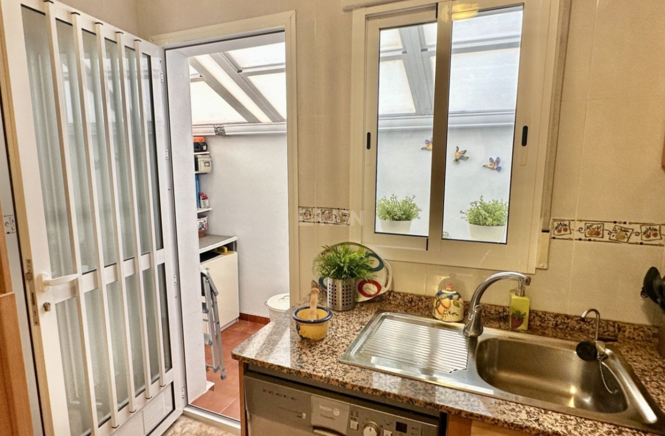 Odsprzedaż - Kamienica - Orihuela Costa - Costa Blanca