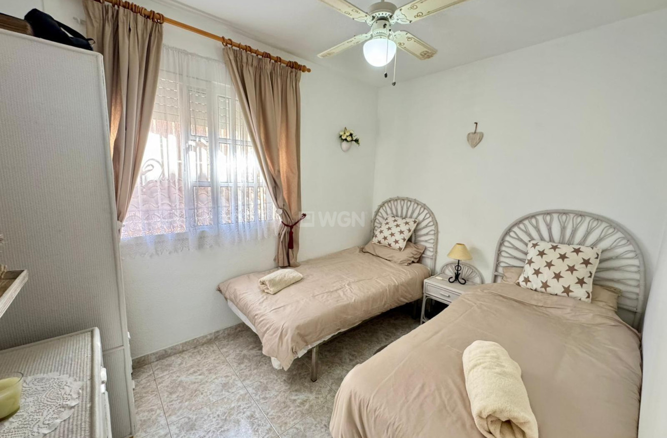 Resale - Villa - Torrevieja - Costa Blanca