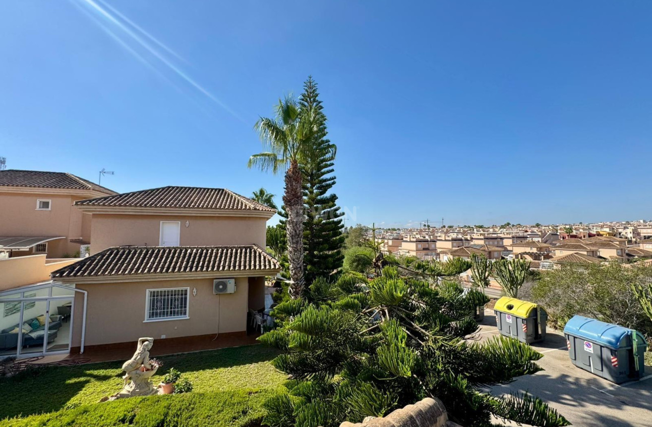 Resale - Villa - Torrevieja - Costa Blanca
