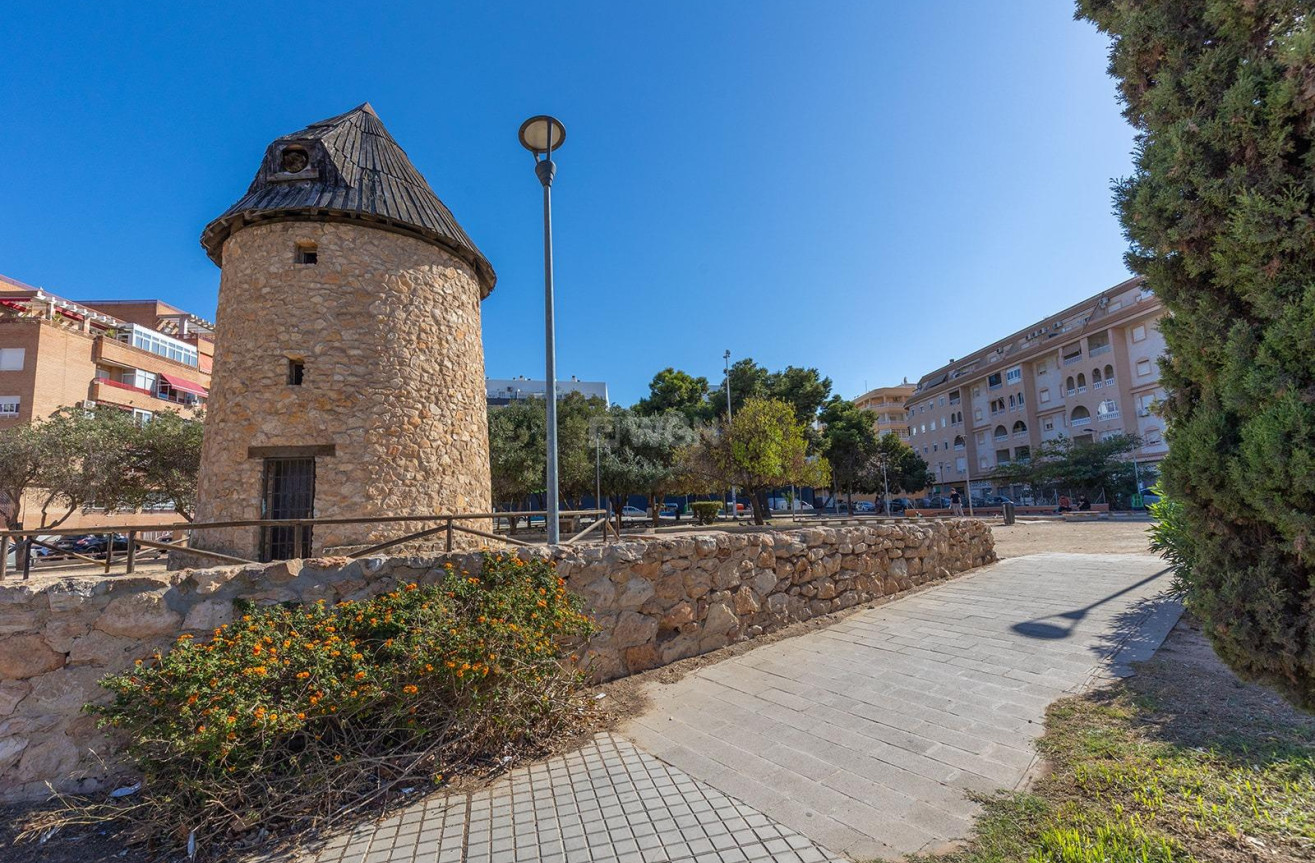 Odsprzedaż - Daszek - Torrevieja - El Molino