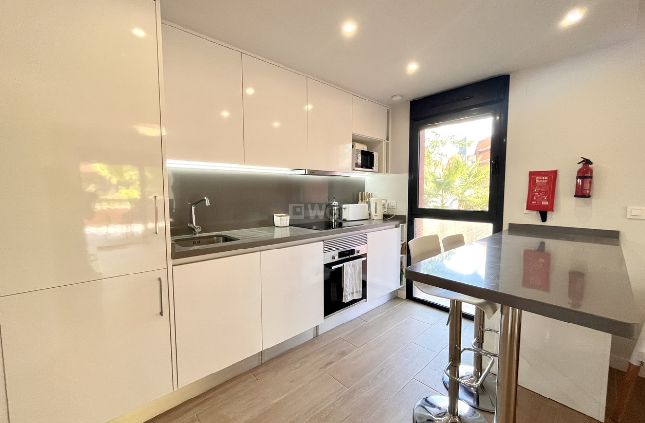 Resale - Apartment / flat - Villamartin - Costa Blanca