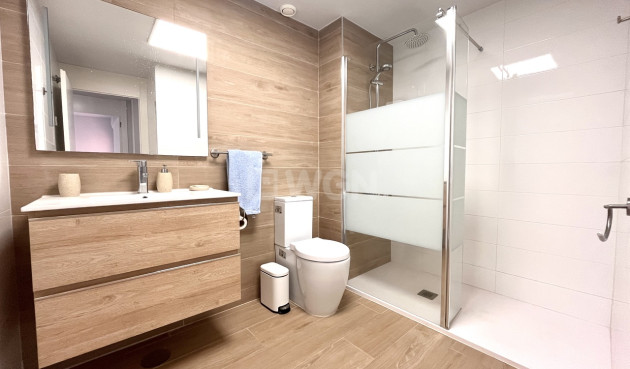 Resale - Apartment / flat - Villamartin - Costa Blanca