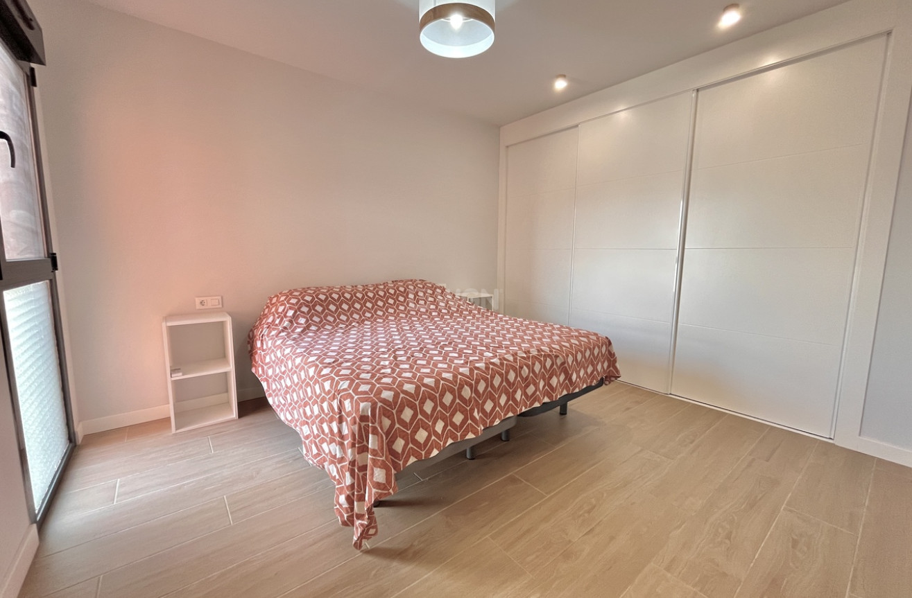 Resale - Apartment / flat - Villamartin - Costa Blanca