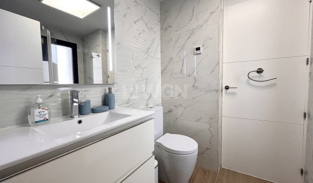 Resale - Apartment / flat - Villamartin - Costa Blanca