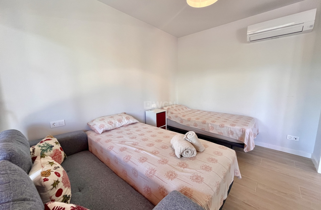 Resale - Apartment / flat - Villamartin - Costa Blanca