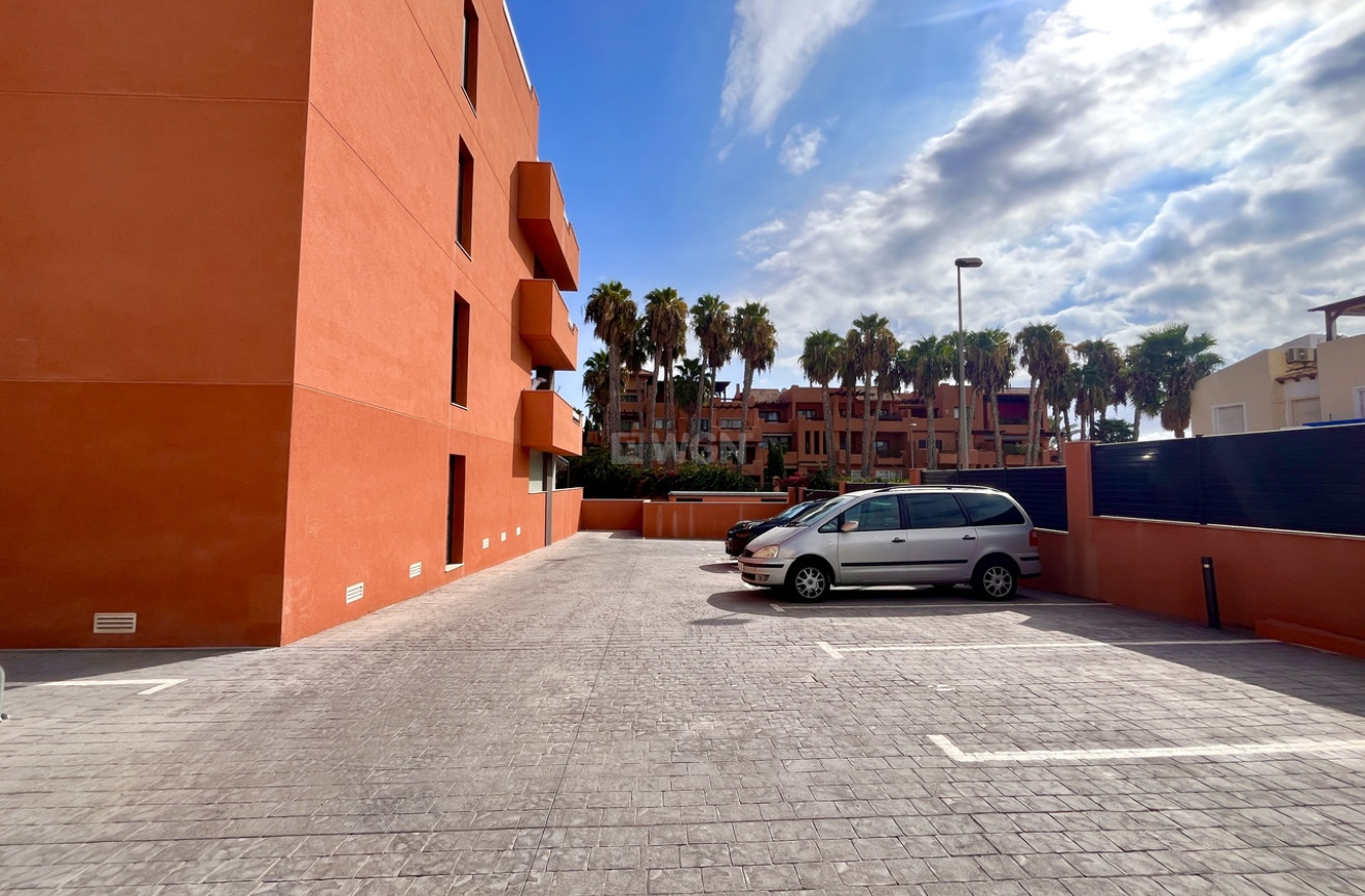 Resale - Apartment / flat - Villamartin - Costa Blanca
