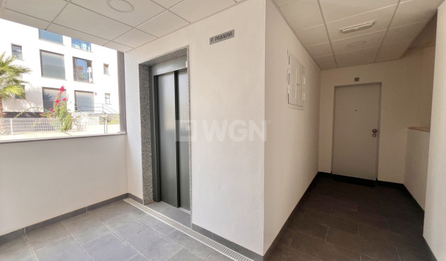 Resale - Apartment / flat - Villamartin - Costa Blanca