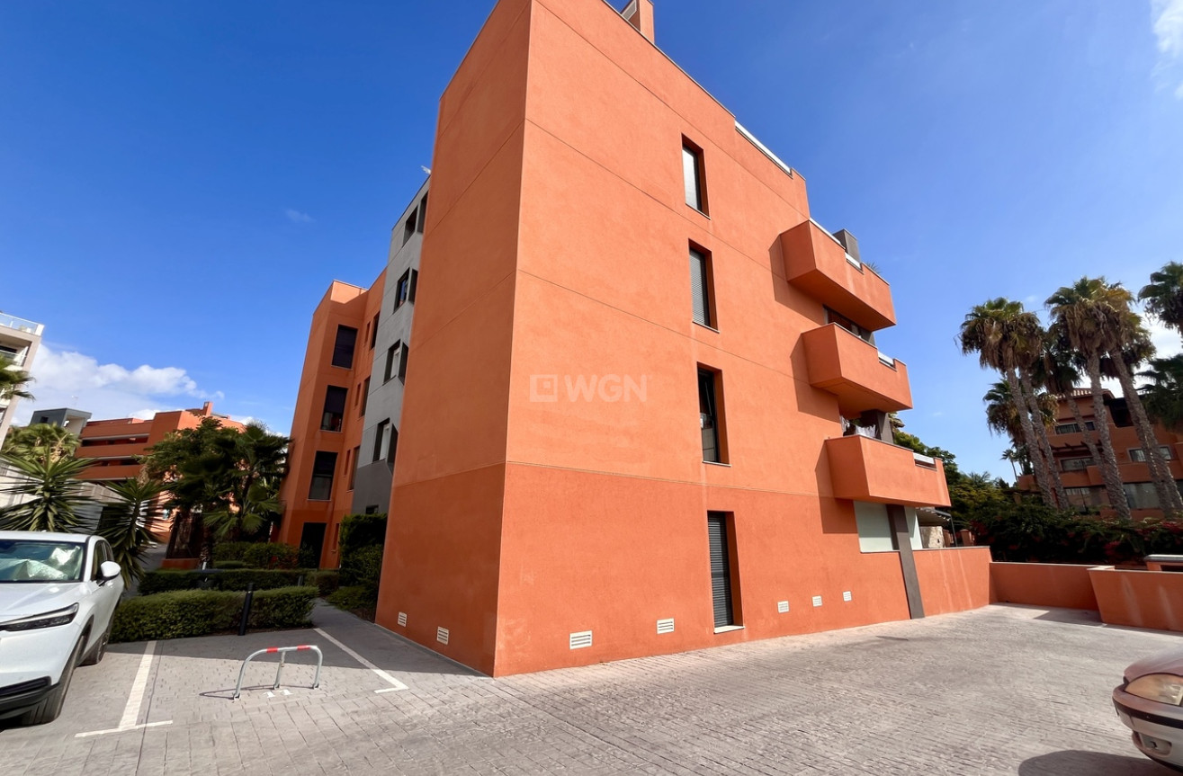 Resale - Apartment / flat - Villamartin - Costa Blanca