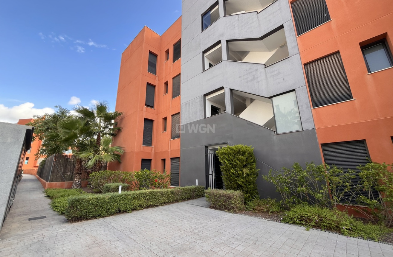 Resale - Apartment / flat - Villamartin - Costa Blanca