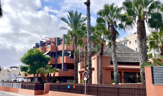 Resale - Apartment / flat - Villamartin - Costa Blanca