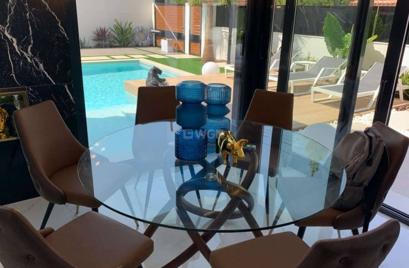 Odsprzedaż - Villa - Torrevieja - Costa Blanca