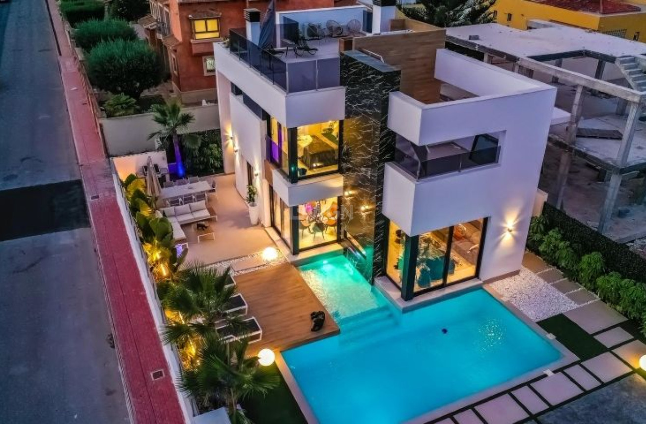 Odsprzedaż - Villa - Torrevieja - Costa Blanca