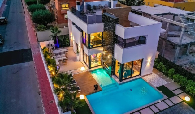 Odsprzedaż - Villa - Torrevieja - Costa Blanca