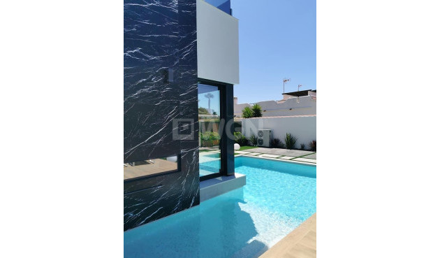 Odsprzedaż - Villa - Torrevieja - Costa Blanca