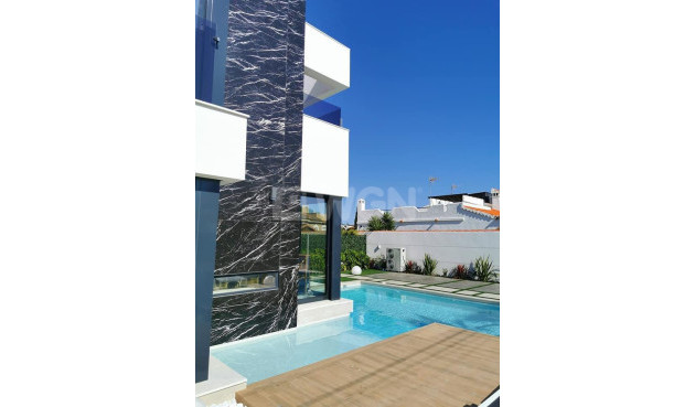 Odsprzedaż - Villa - Torrevieja - Costa Blanca