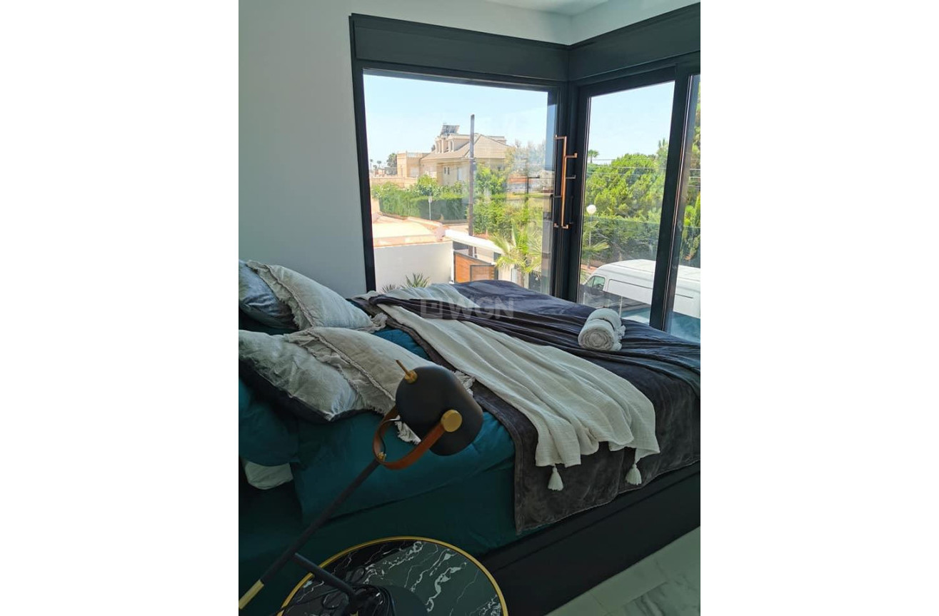 Odsprzedaż - Villa - Torrevieja - Costa Blanca