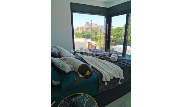 Odsprzedaż - Villa - Torrevieja - Costa Blanca