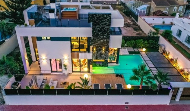 Odsprzedaż - Villa - Torrevieja - Costa Blanca