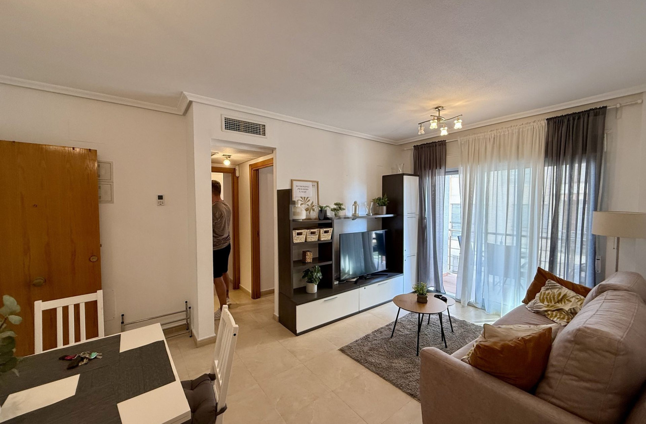 Odsprzedaż - Mieszkanie w bloku - Torrevieja - Costa Blanca