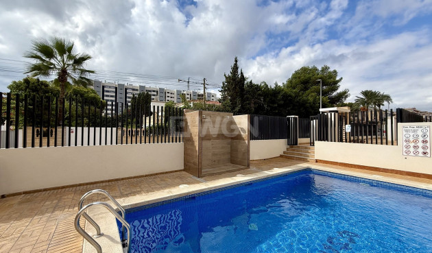 Odsprzedaż - Mieszkanie w bloku - Torrevieja - Costa Blanca