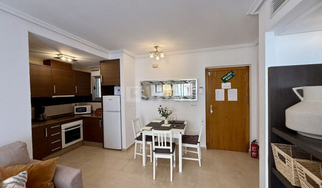 Odsprzedaż - Mieszkanie w bloku - Torrevieja - Costa Blanca