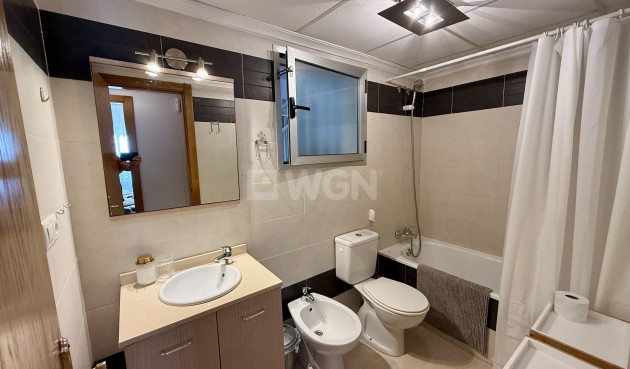 Odsprzedaż - Mieszkanie w bloku - Torrevieja - Costa Blanca