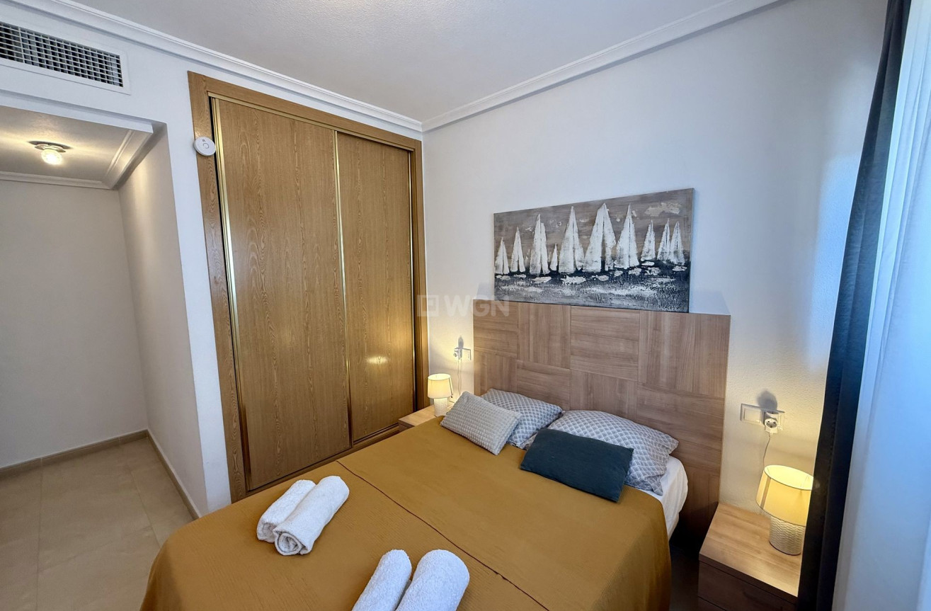 Odsprzedaż - Mieszkanie w bloku - Torrevieja - Costa Blanca